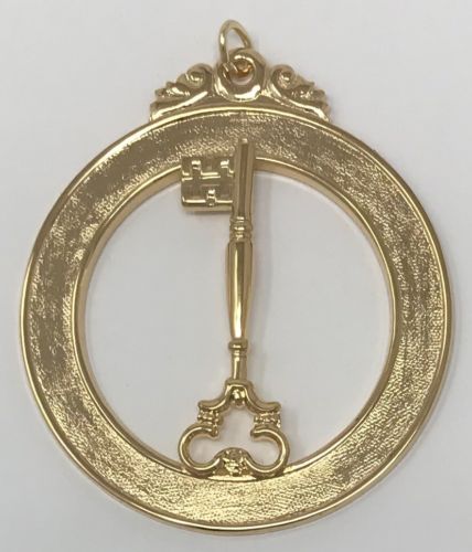 Scottish Rite 18th Degree Treasurer Jewel in Gold Tone