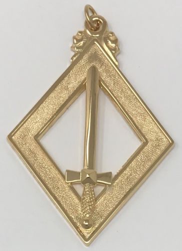 Scottish Rite 16th Degree Junior Warden Jewel in Gold Tone