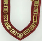 Royal Arch Officer Collar Gold Tone with Red Backing, close-up of the collar chain