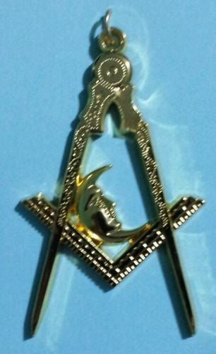 Freemason Junior Deacon Collar Jewel in Gold Tone