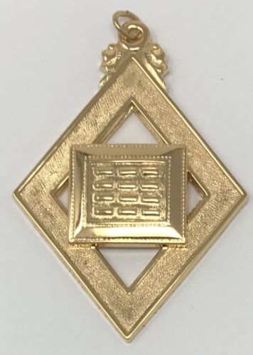 Scottish Rite 16th Degree High Priest Jewel in Gold Tone